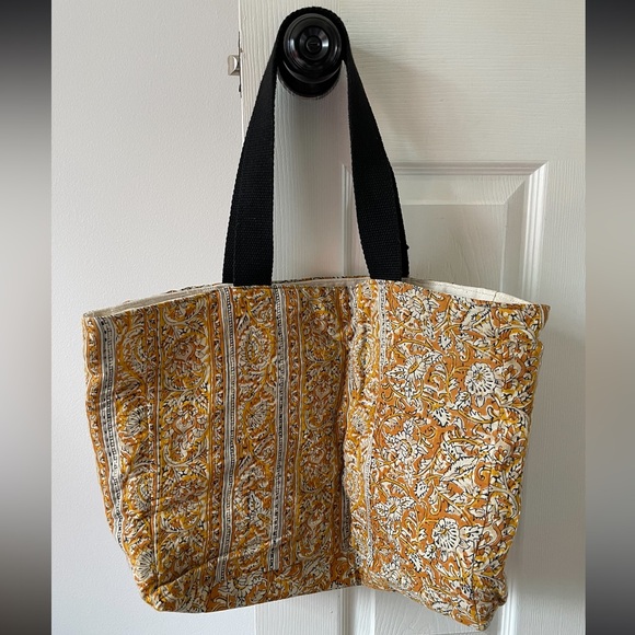 Better way designs sari tote with laptop pocket like new condition - Picture 2 of 4